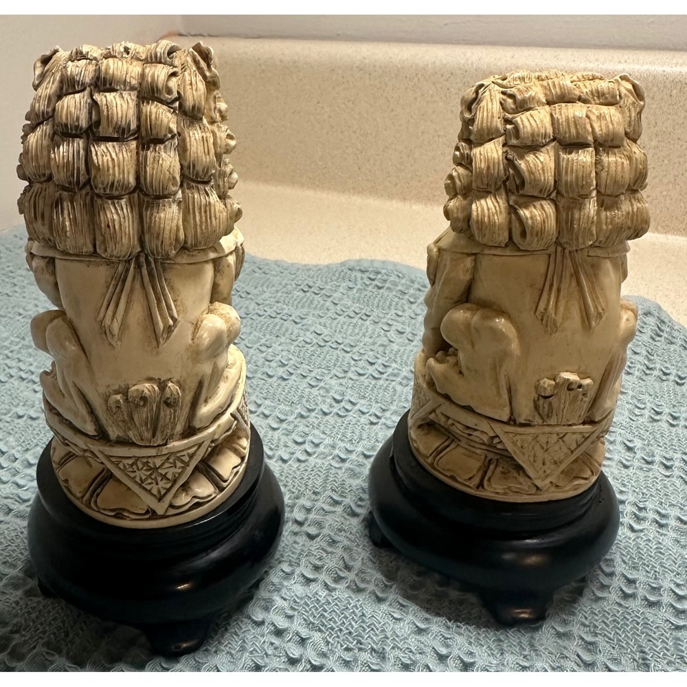 Vintage Carved‎ Foo Dog Lions Pair Ivory Color On Black Wood Stands - Picture 3 of 12